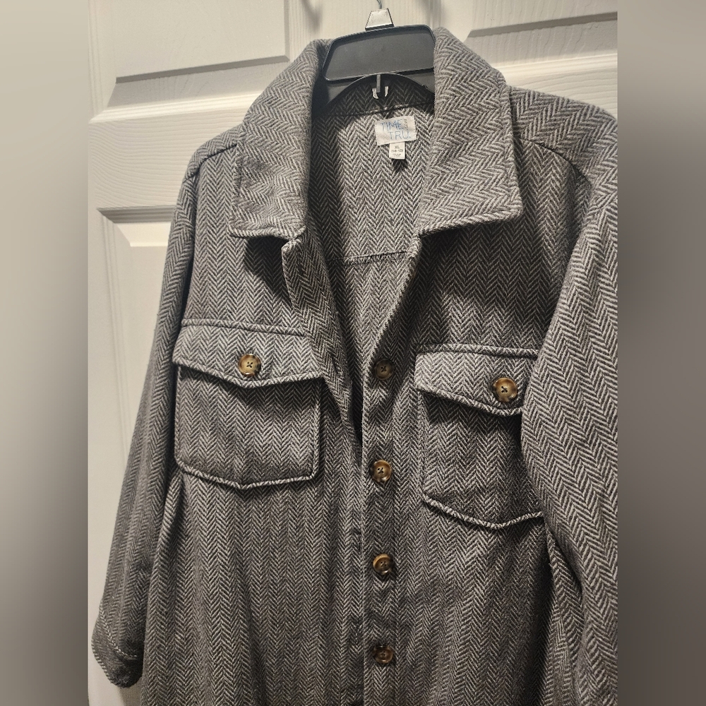 Time and tru grey and white shacket